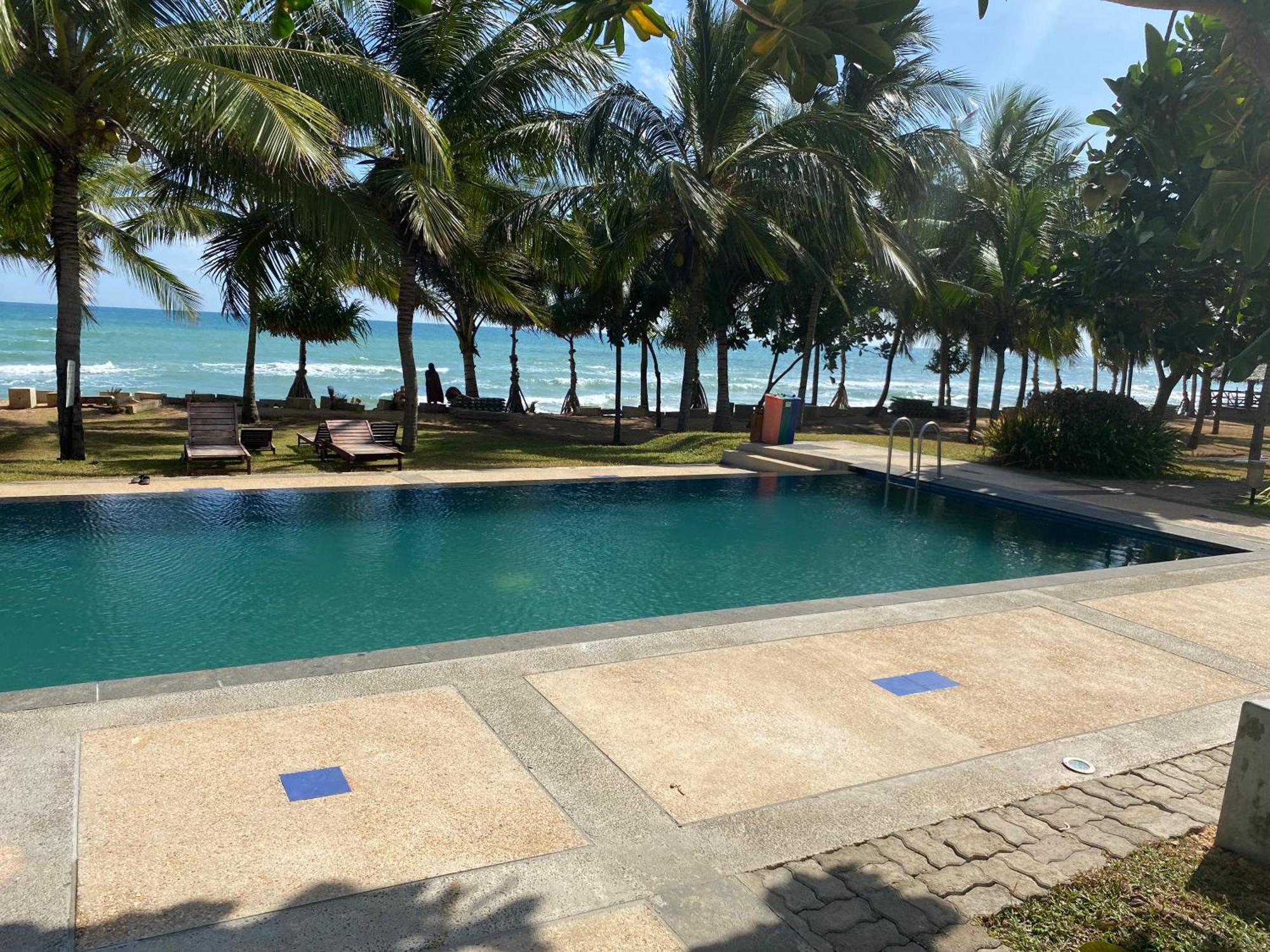 Beach Bliss Trincomalee Exterior foto